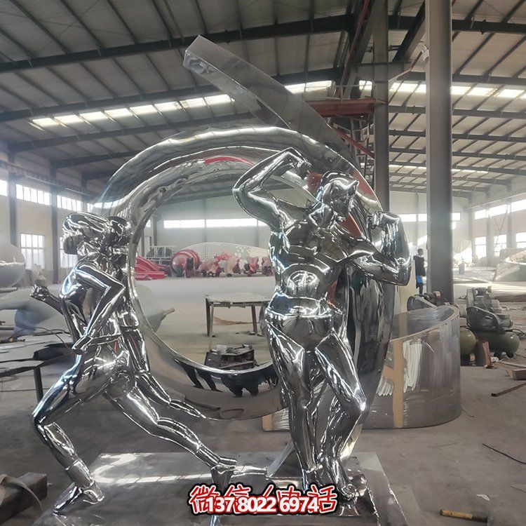 不銹鋼鏡面抽象雕塑，激發(fā)運(yùn)動與園林景觀的靈感
