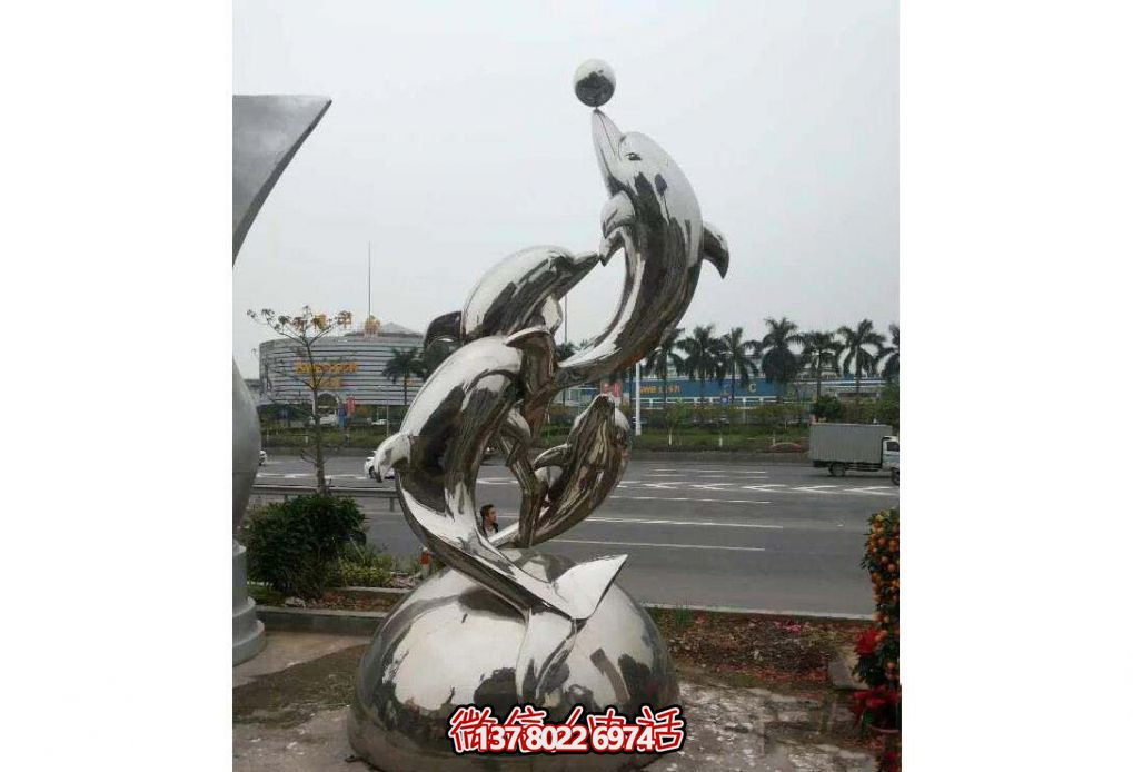 不銹鋼海豚雕塑，玩起來讓街道飛躍！