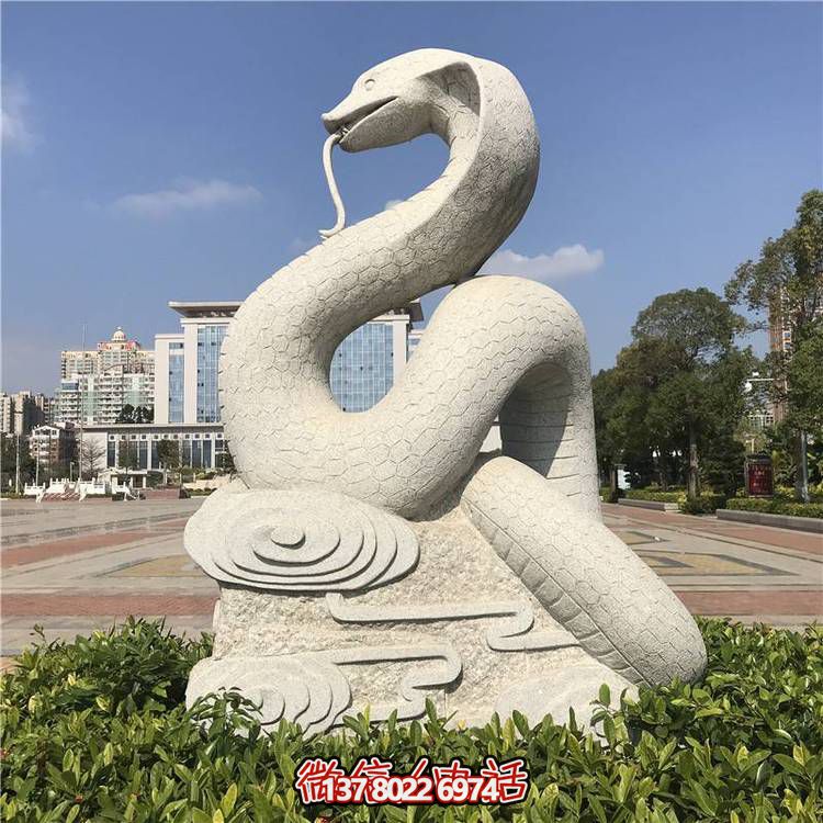 傳統(tǒng)風(fēng)格大理石蛇雕塑，擺放于廣場(chǎng)，給您帶來(lái)完美視覺(jué)享受
