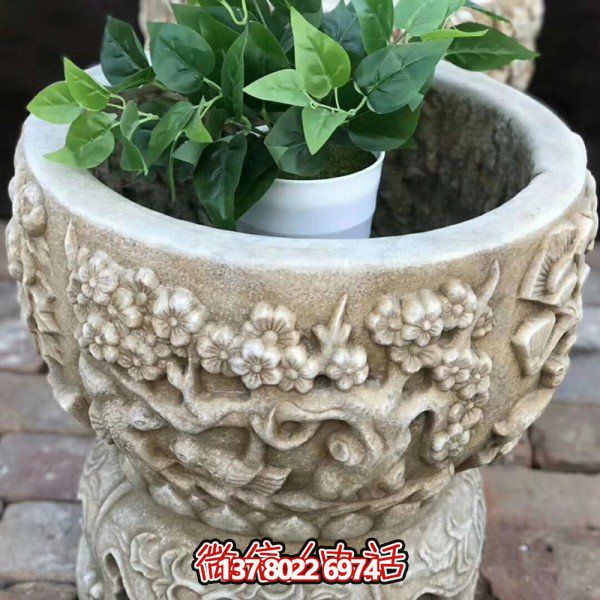 精美藝術(shù)石雕花盆，讓繁復(fù)多彩的花紋與浮雕結(jié)合，打造出精美的大理石雕塑