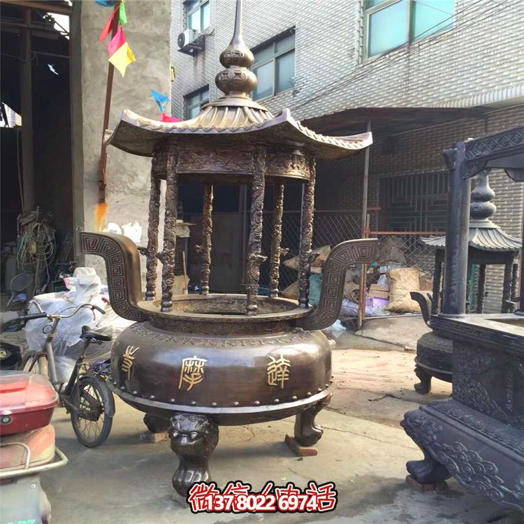 仿古寶蓋圓形香爐，擺放于寺廟、道觀等室內(nèi)