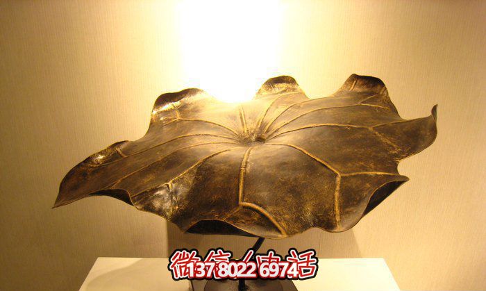 精美銅雕荷葉雕塑，添彩廣場環(huán)境