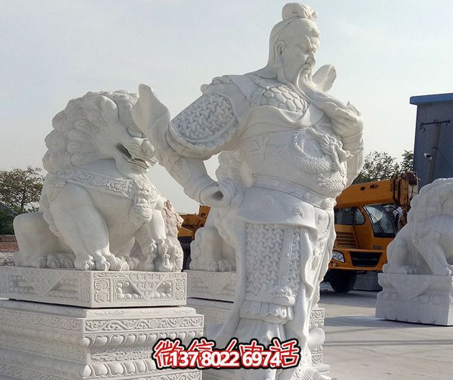 漢白玉大型關(guān)公雕塑，增添景觀美感
