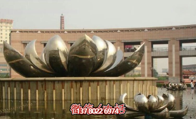 不銹鋼荷花雕塑，美化家園，增添小區(qū)公園戶外環(huán)境
