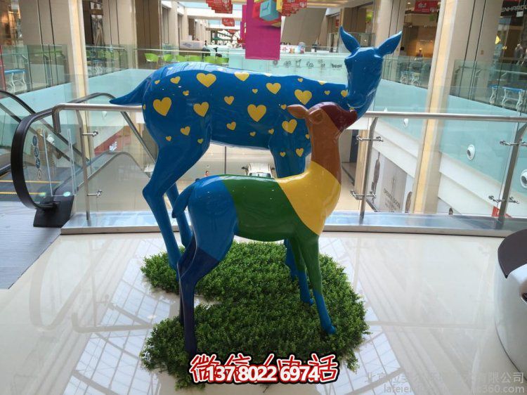 玻璃鋼手工彩繪小鹿擺件，為你的商場增添溫馨美感