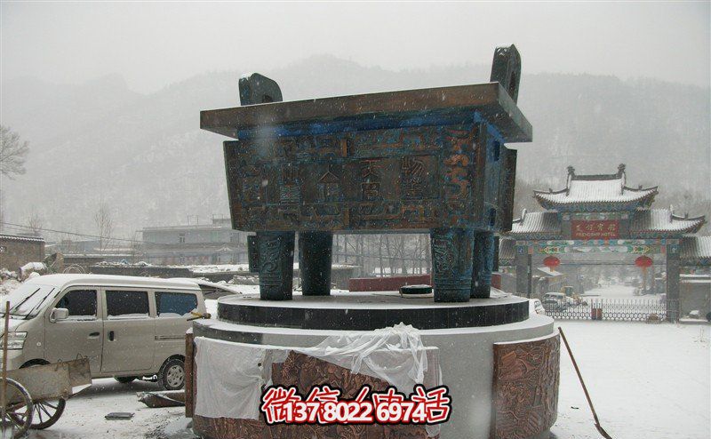 大型仿古青銅雕塑，營(yíng)造獨(dú)特的戶外景觀