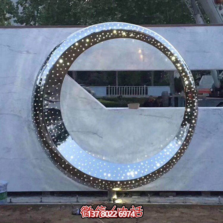 不銹鋼海豚景觀雕塑，提升酒店會(huì)所的抽象圓環(huán)氛圍