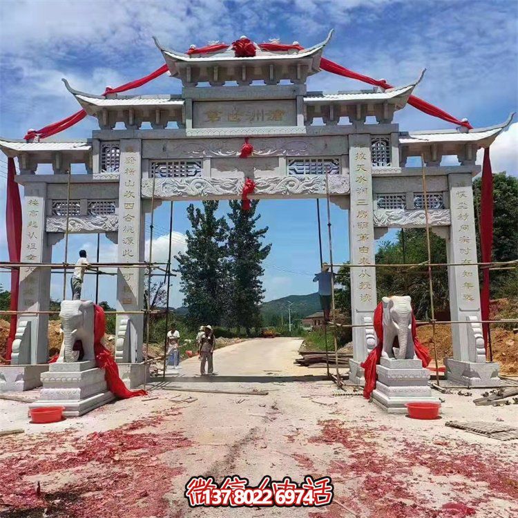 集道路四柱、花崗巖、花崗石雕和牌樓于一體的精美絕倫藝術(shù)品