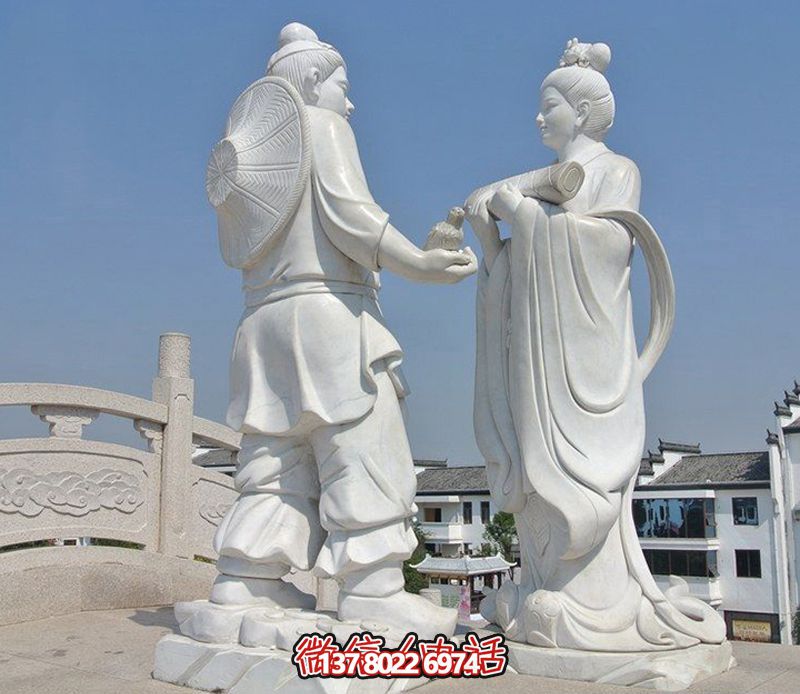 古代牛郎織女石雕，擺放于花園廣場，帶來漢白玉般的浪漫氣息