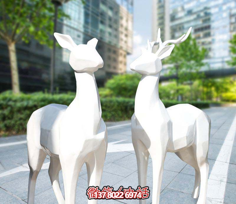 玻璃鋼梅花鹿雕塑，為你的廣場增添經(jīng)典藝術(shù)氣息