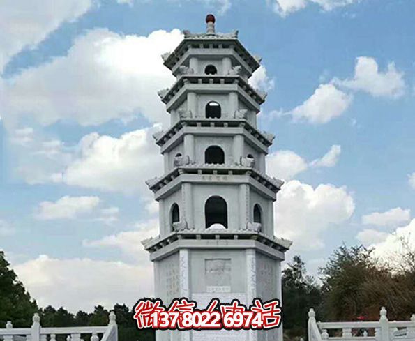 精美多層大理石寶塔，見證古老寺院的美麗景觀