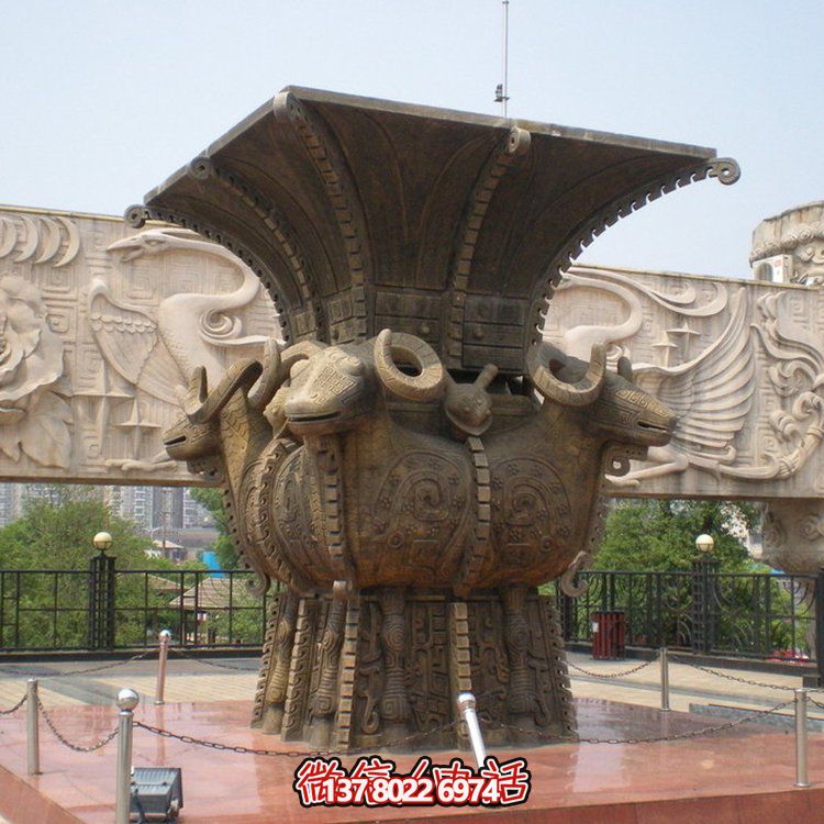 方尊銅香爐雕塑，讓景區(qū)廣場(chǎng)更加精彩