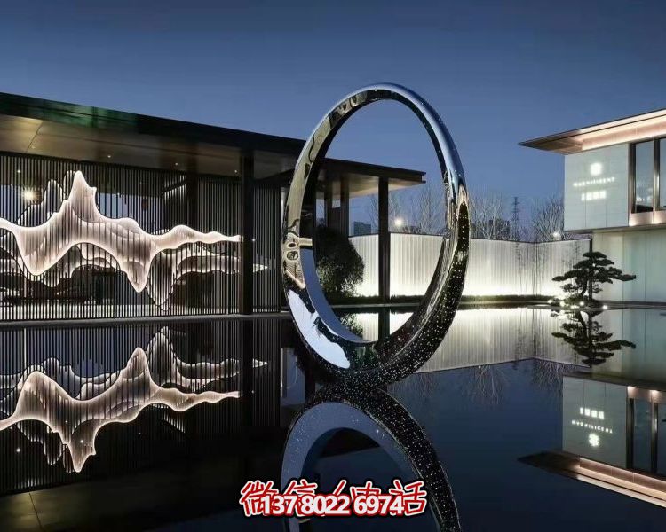 不銹鋼圓環(huán)雕塑，點(diǎn)綴園林別墅水池