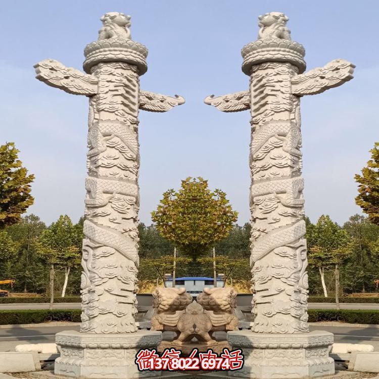 精美大理石手工雕刻龍紋華表雕塑，點綴廣場美景