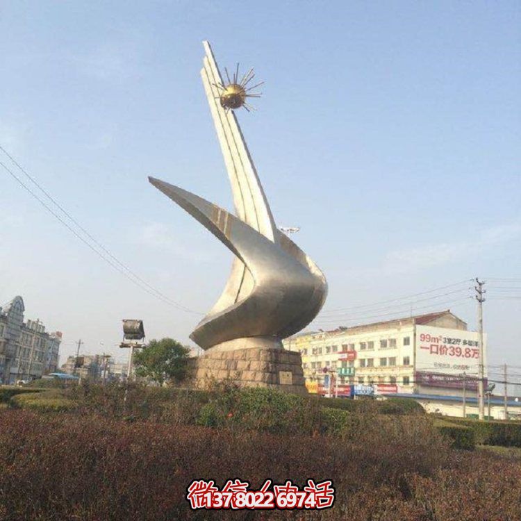 大型不銹鋼鏡面擺件，點(diǎn)綴美麗園林景觀