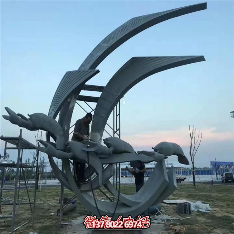 不銹鋼創(chuàng)意景觀雕塑，點(diǎn)亮綠色戶外廣場園林