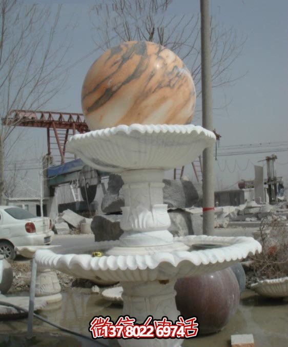 公園完美融合大理石、風水球、噴泉和雕塑的美景