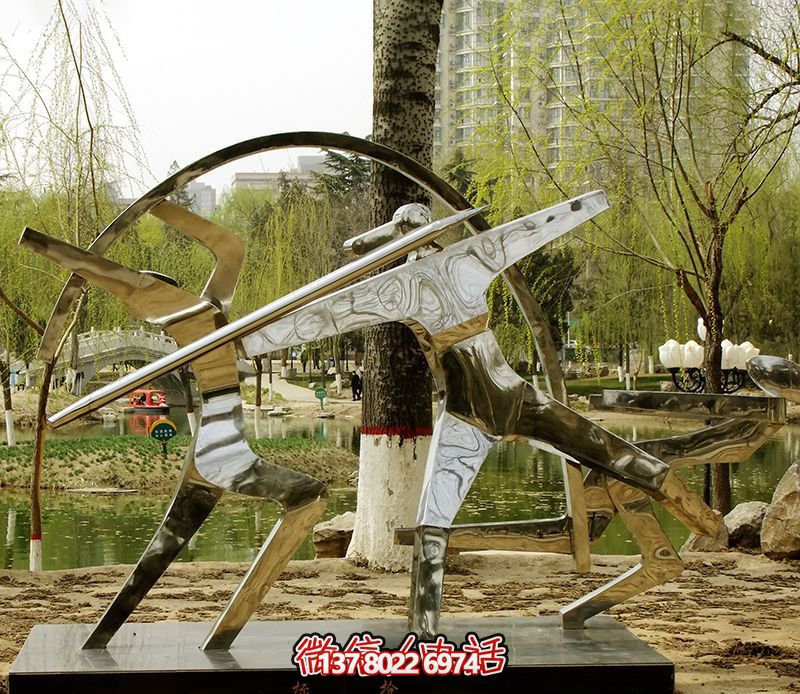 不銹鋼鏡面標(biāo)槍雕塑——精致、創(chuàng)意、華美